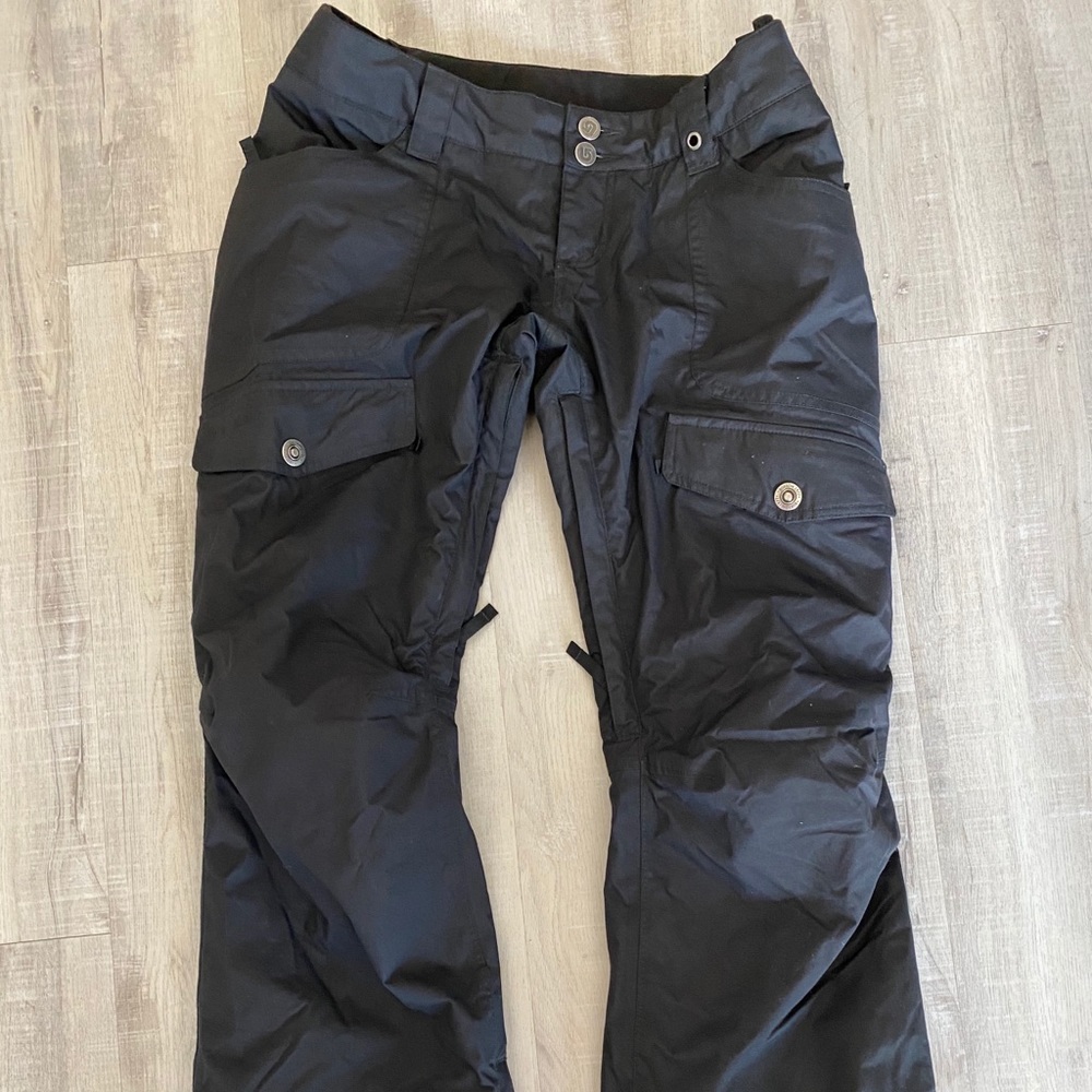 Women’s snow pants